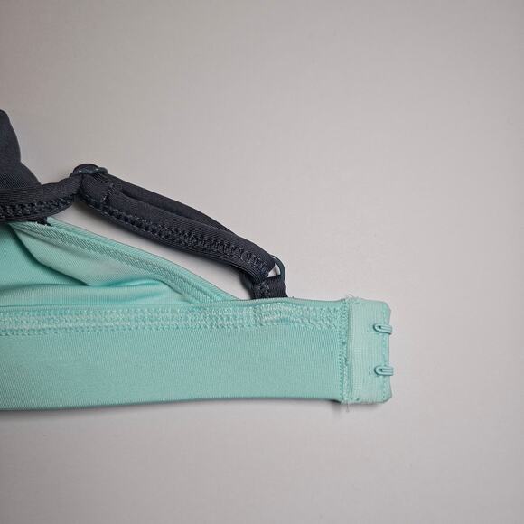Champion Women’s Sports Bra XL Mint Green Gray Crisscross Back Adjustable Hook - Picture 6 of 7